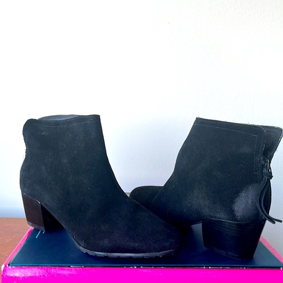 Kenneth Cole Reaction Suede ankle Boots - Picture 1 of 4